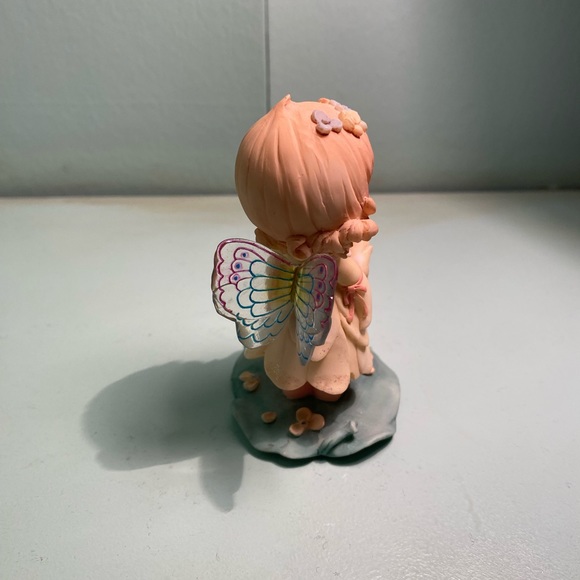 Precious Moments 2001 fairy with apple - Picture 4 of 6